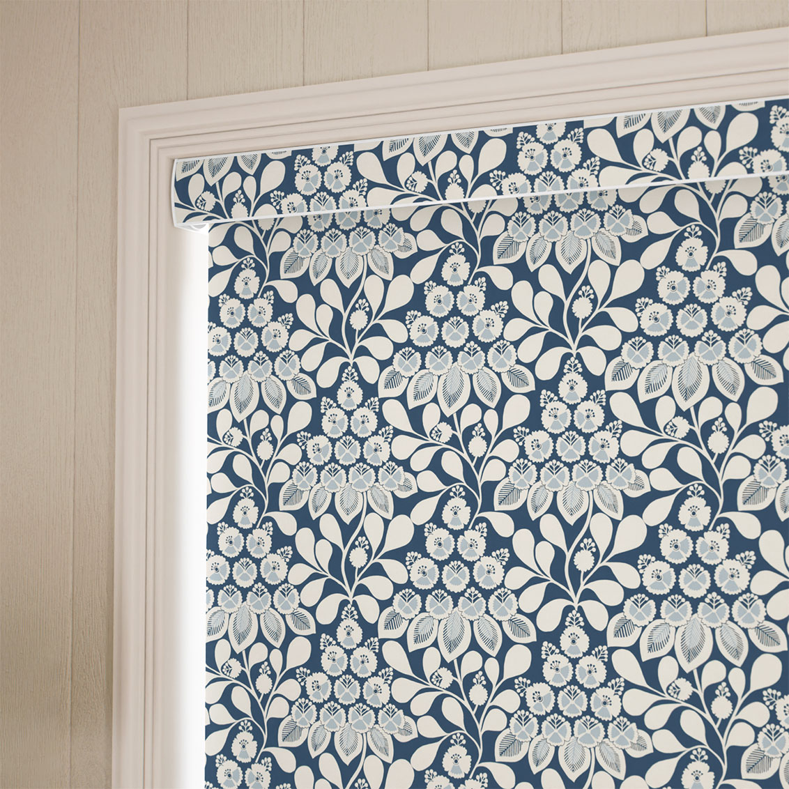 ３エルサ　ミッドナイト Roller Blind