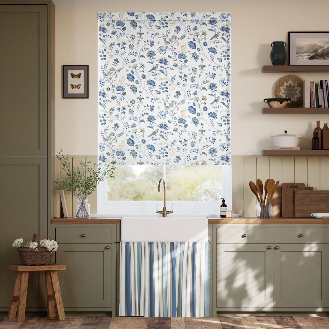 ２Songbird Blue Roller Blind