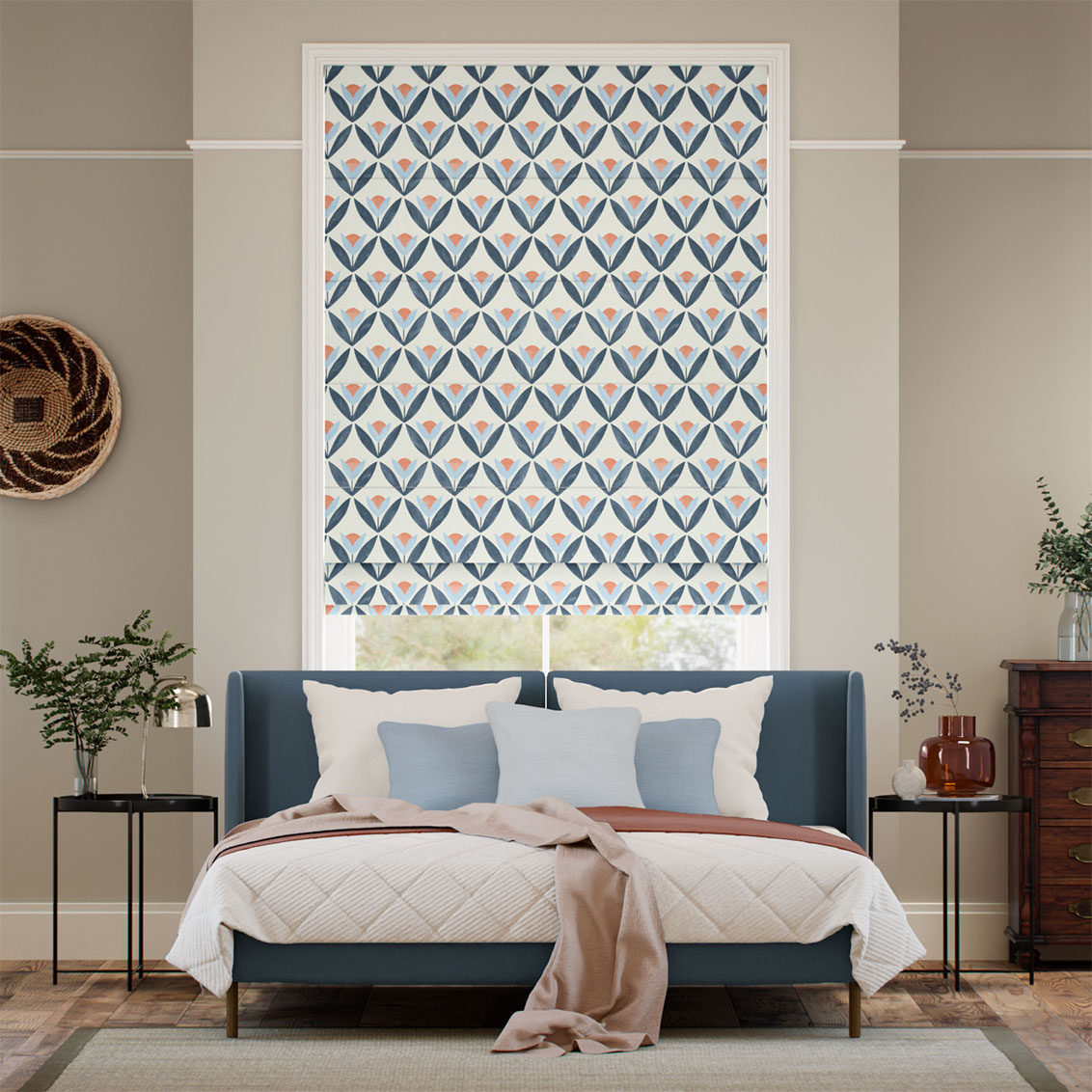 １−２Tulip Trellis Ink Roman Blind