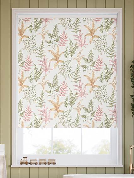 Woodland Fern Green & Blush ロールスクリーン サムネイル写真